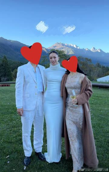 最近，霍启仁在玉龙雪山举办的盛大婚礼可是刷爆了大家的朋友圈。想象一下，洁白的雪山