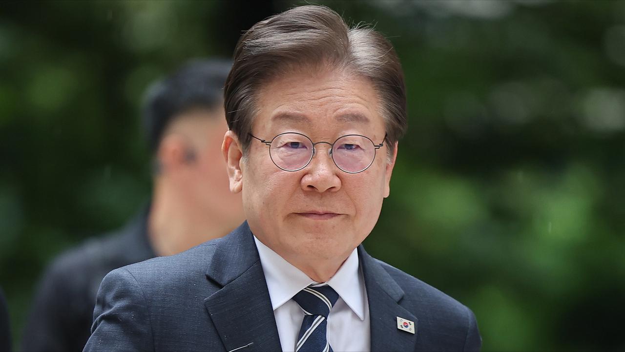 李在明终于说出实话！在首尔龙山总统府的一场会议上，李在明毫不留情地批评了近年