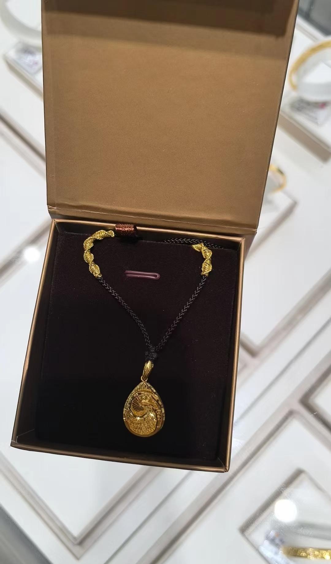 7830块，5克金。老公脸都绿了，骂我交智商税。他没错。金价500多，周大