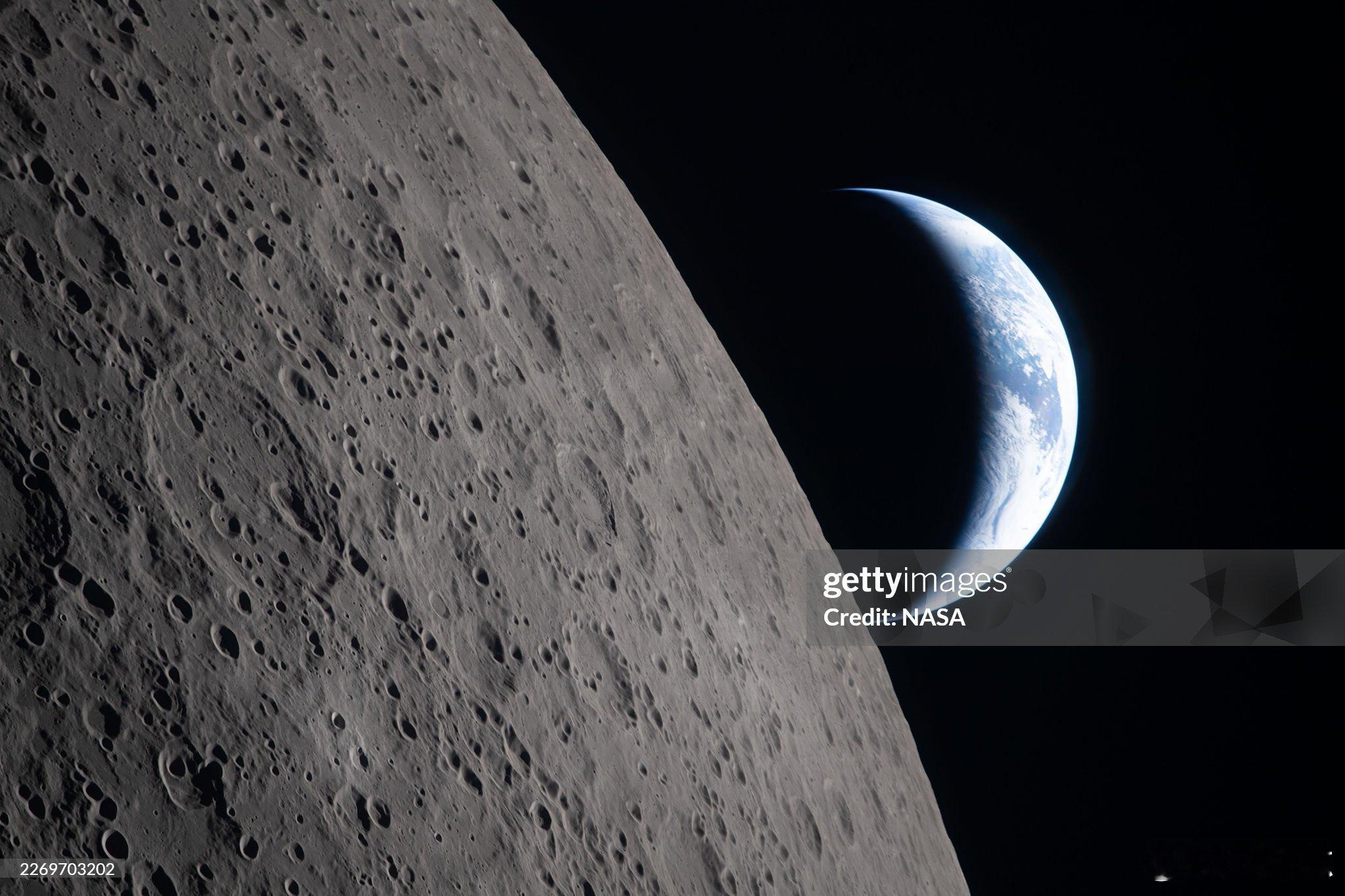 阿尔忒弥斯2号学了一个新词：溅落（splashdown），指航天器返回地球时直接