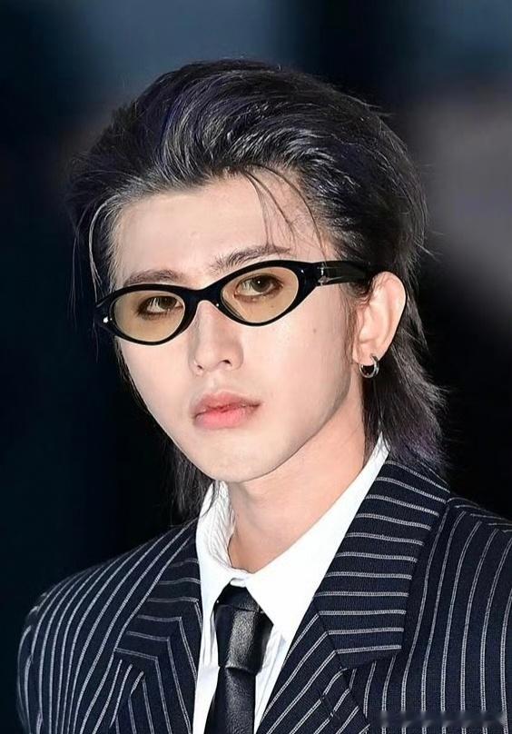 omg，蔡徐坤这组图好像已经被全网嘿了​​​