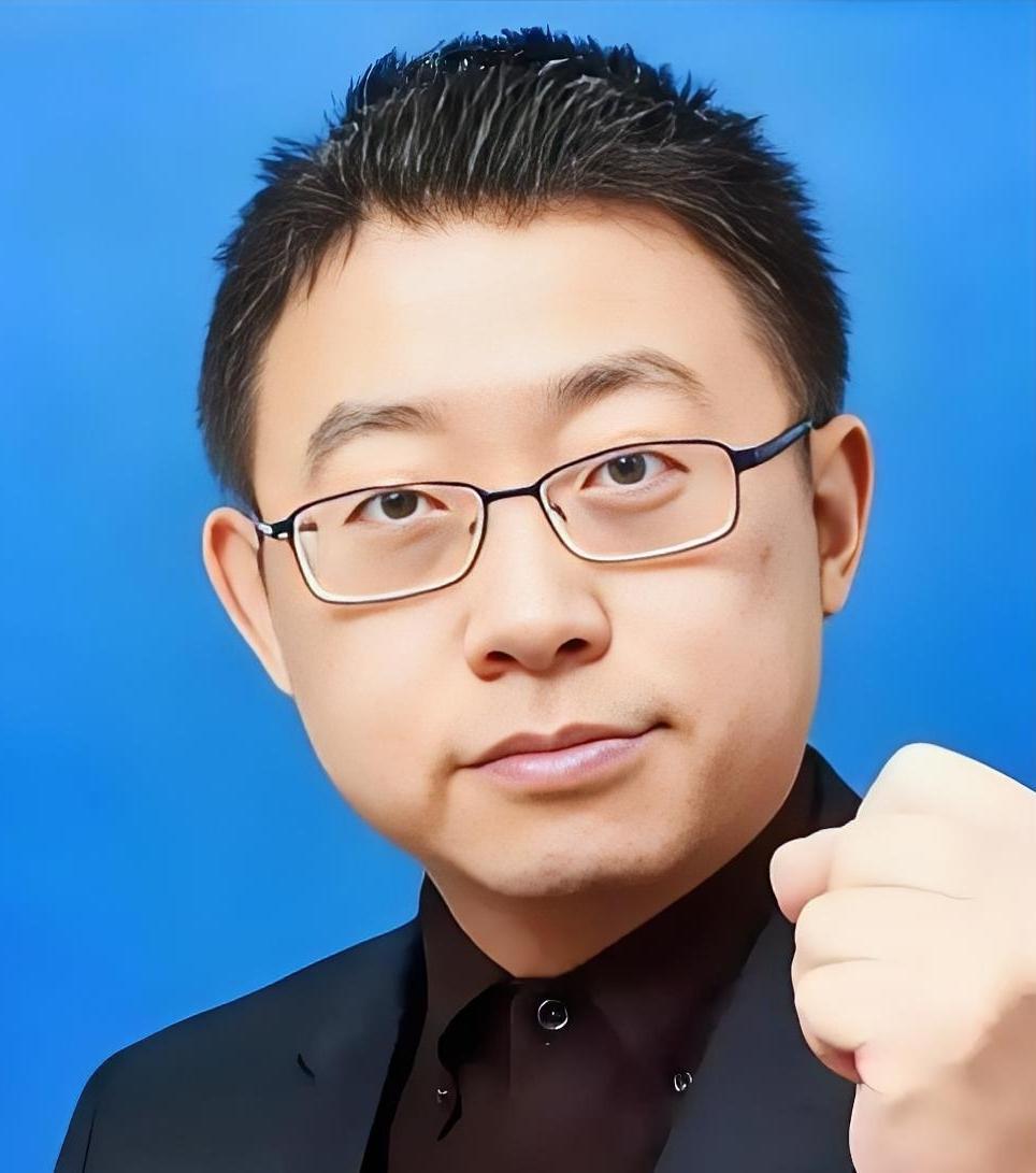 复旦大学教授沈逸表示：新加坡表现出的那种非常奇怪的代理.人式的居高临下的傲慢，既