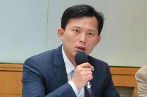 黄国昌要把赖清德往死里打！赖清德眼巴巴等特朗普电话没着落，岛内最急的不是绿营，而