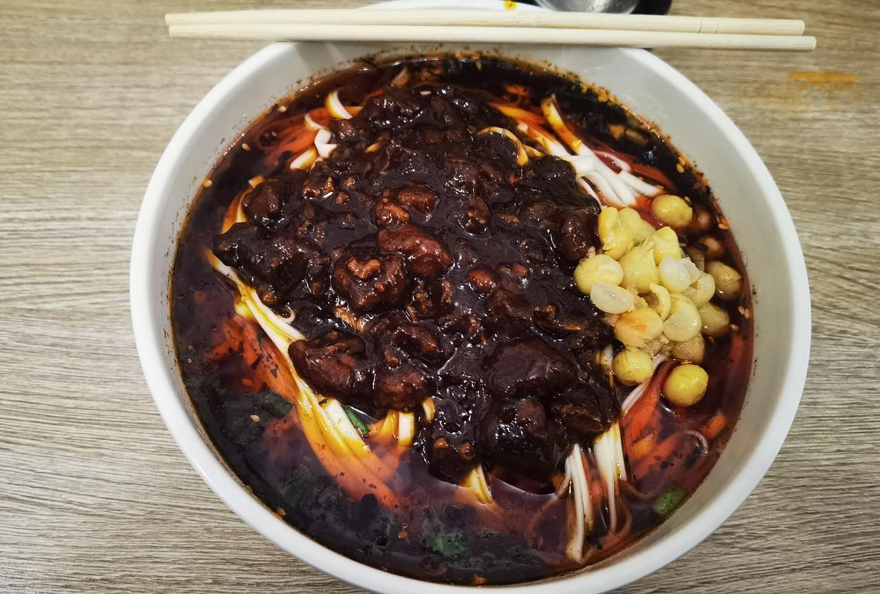 作为销售老油条，我有话要说，一路上看到大竹肉丁面的宣传太多了，无论如何，都要尝