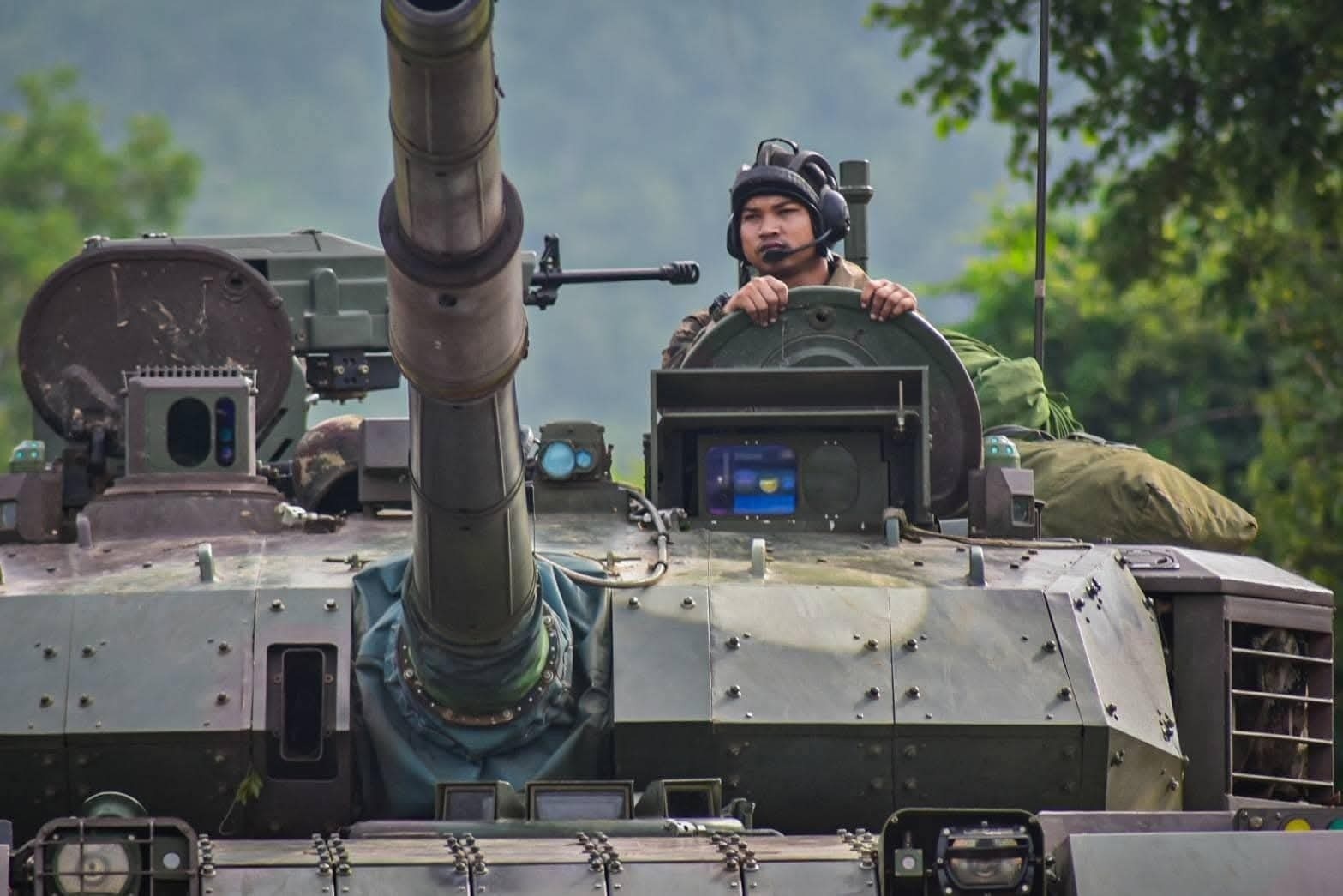 泰国一辆VT-4坦克与柬埔寨交火时炸膛？实战连续发射了超200枚炮弹！据泰国🇹