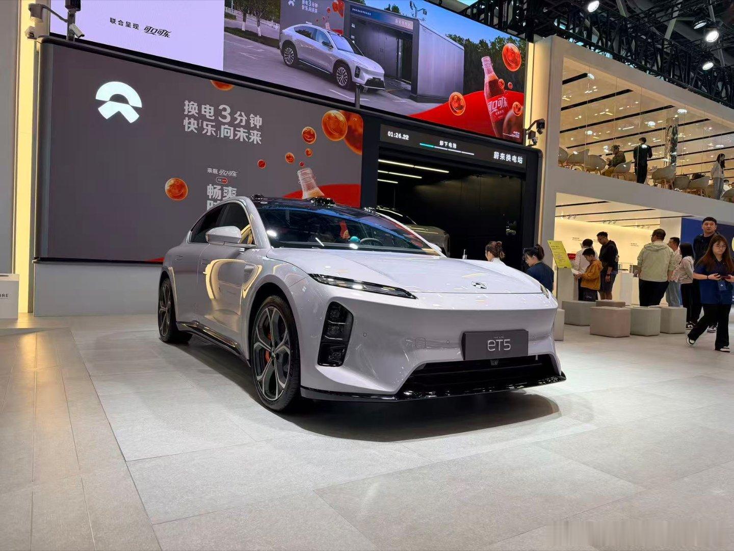广州车展，蔚来展台是全家老少齐上阵，每款车都瞄准了不同人的心头好1.ET9：大