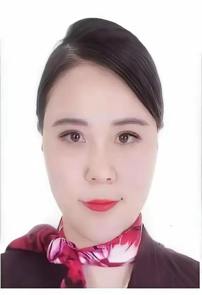 刷到乘务长的辞职消息，才惊觉有些感情早烂在“自我感动”里——她要走，不是怕航空