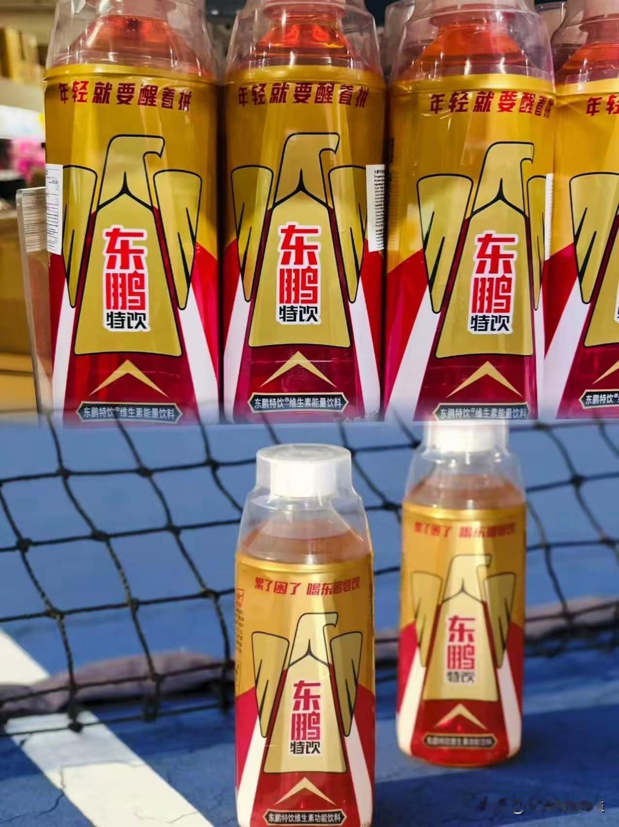 东鹏饮料的创始人林木勤，在一次饭局的时候，恰好有人递上他公司生产的东鹏饮料，也不