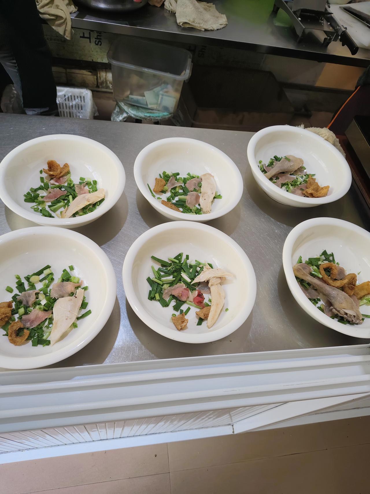 我在元江吃碗面做为北方人的我，吃面是我割舍不掉的饮食习惯。出行来到南方，这里的