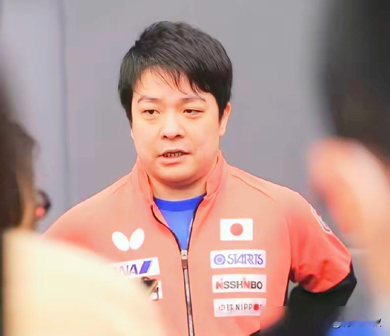 师徒关系破裂？日本队输球后，主教练岸川圣也道歉后，就把矛头对准了张本智和！他