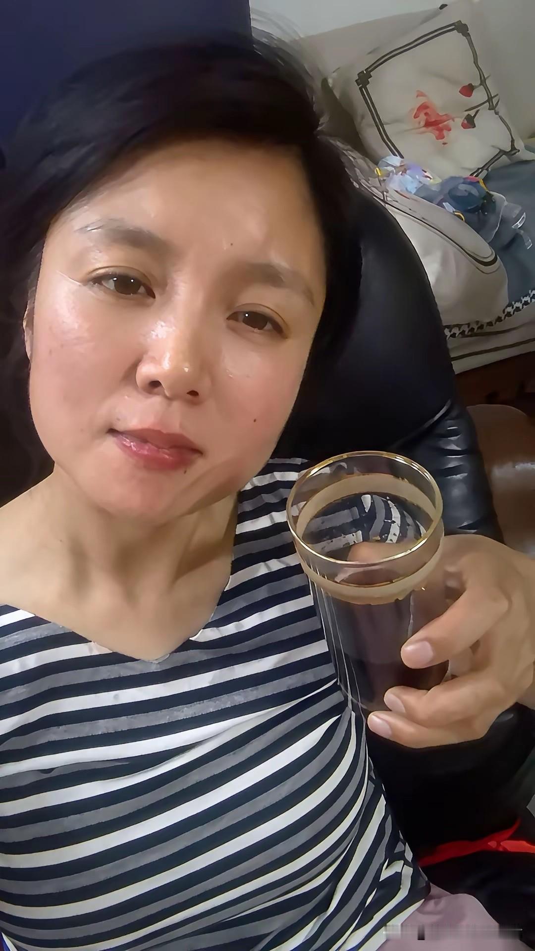 女人一定要有危机感千万不要去求稳定我们当下的社会最大的稳定就是不稳定我们