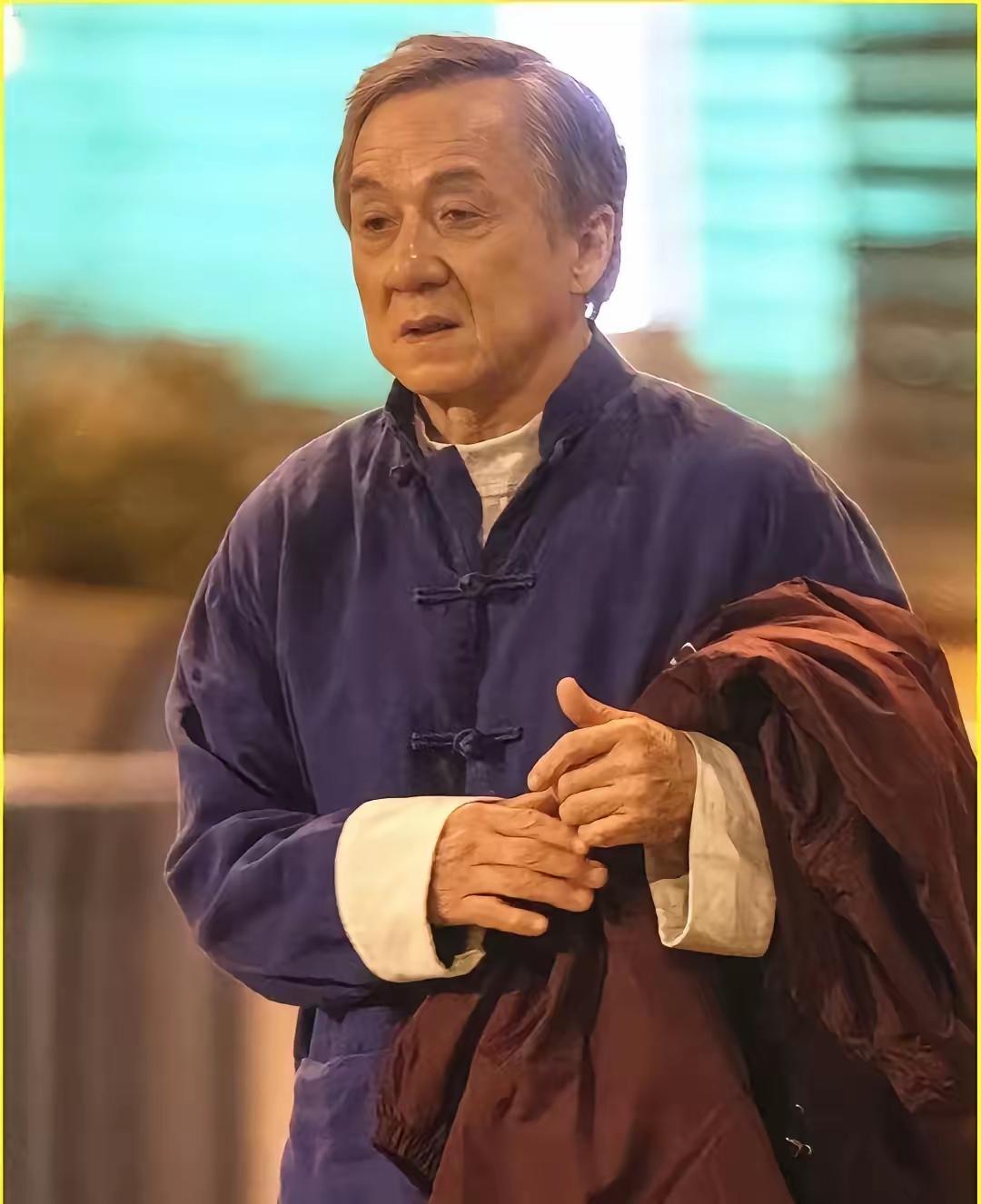 成龙的事狠狠戳醒所有人：家财万贯，终究抵不过一身心安！71岁的他刚在新账号自曝患