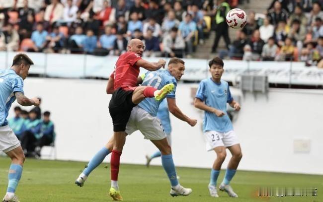 中超今年最令人失望的球队非成都蓉城莫属！徐正源也有可能就此下课！目前，与成都蓉城