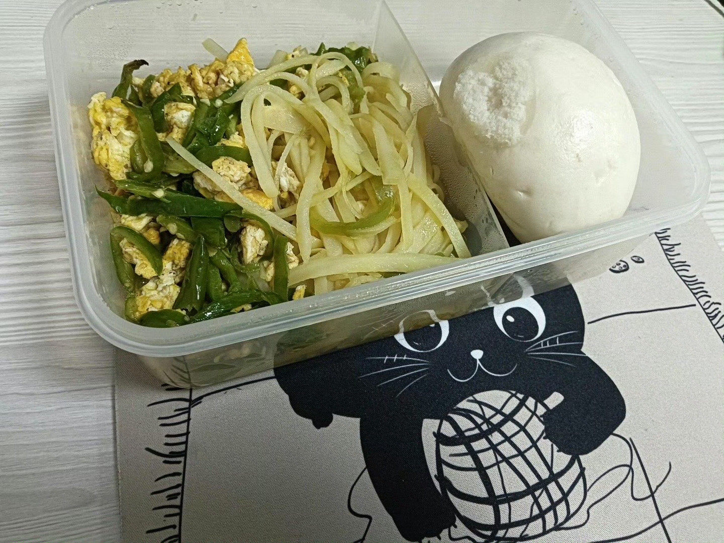 我妈今天给我送的午饭真寒酸​​​🌚​​​