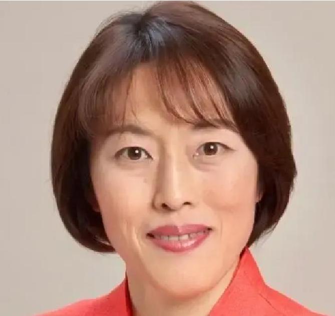 日本的新年，不太平静；田村智子上台，第一句话就批评高市早苗；说她的言论，伤了中日