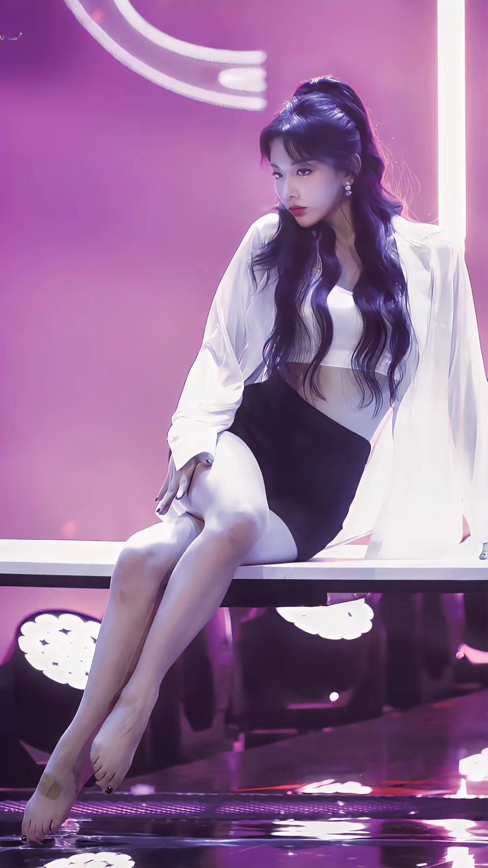 孔雪儿光脚丫子