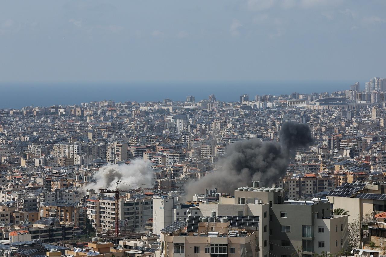 伊朗没抛弃患难兄弟！真主党没白等美伊刚宣布停火，以色列就出动50架战机轰炸