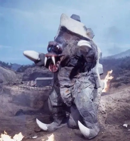 奥特曼新年迎喜番超话创作官奥特曼中那些奇形怪状的怪兽们，第一弹奥特曼