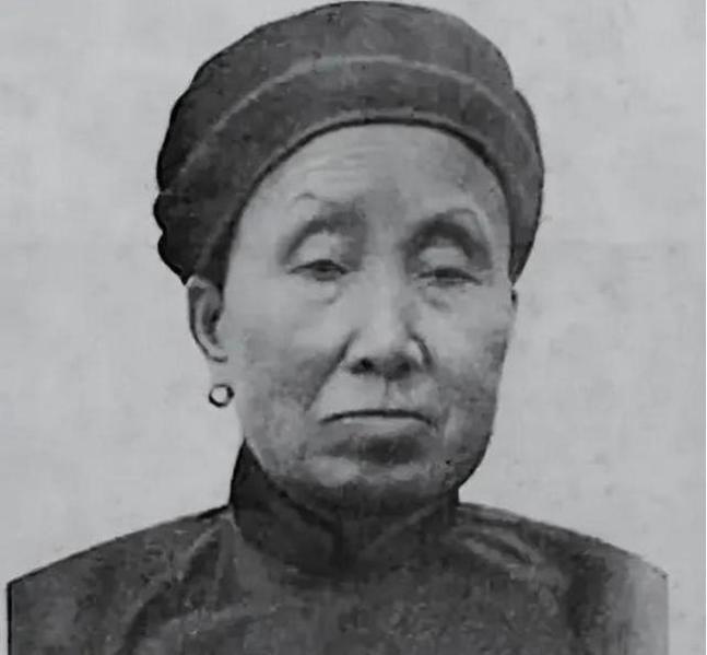 1950年，毛主席不顾周总理苦苦求情，坚决要处死蒋介石的姐姐，即使她曾经