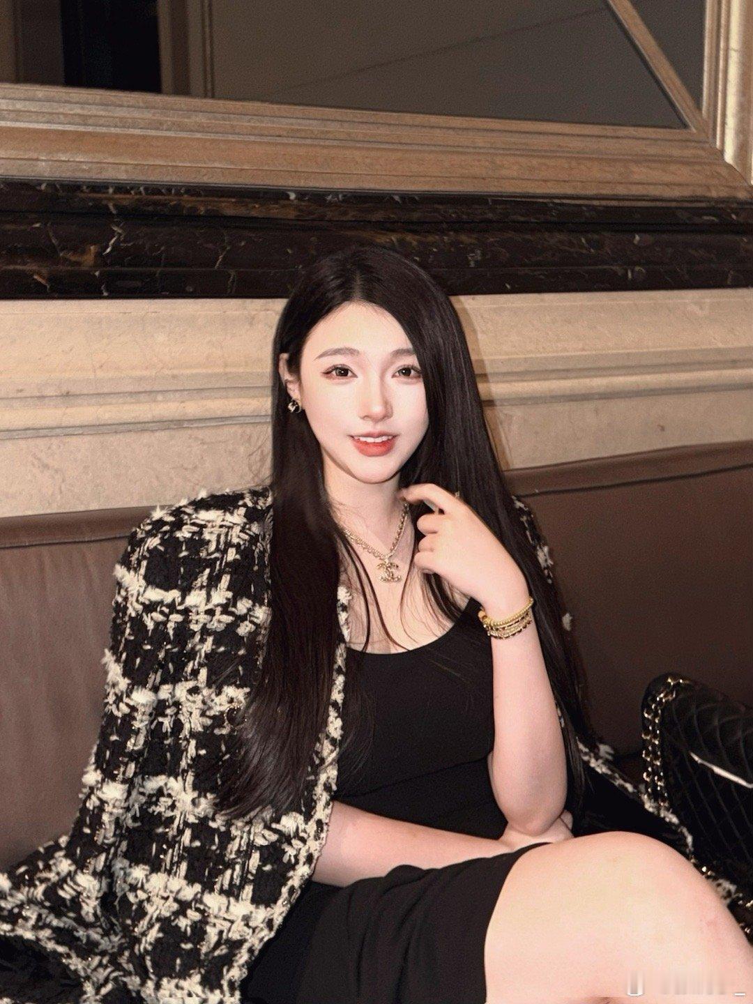 今天是大姐姐[doge]​​​