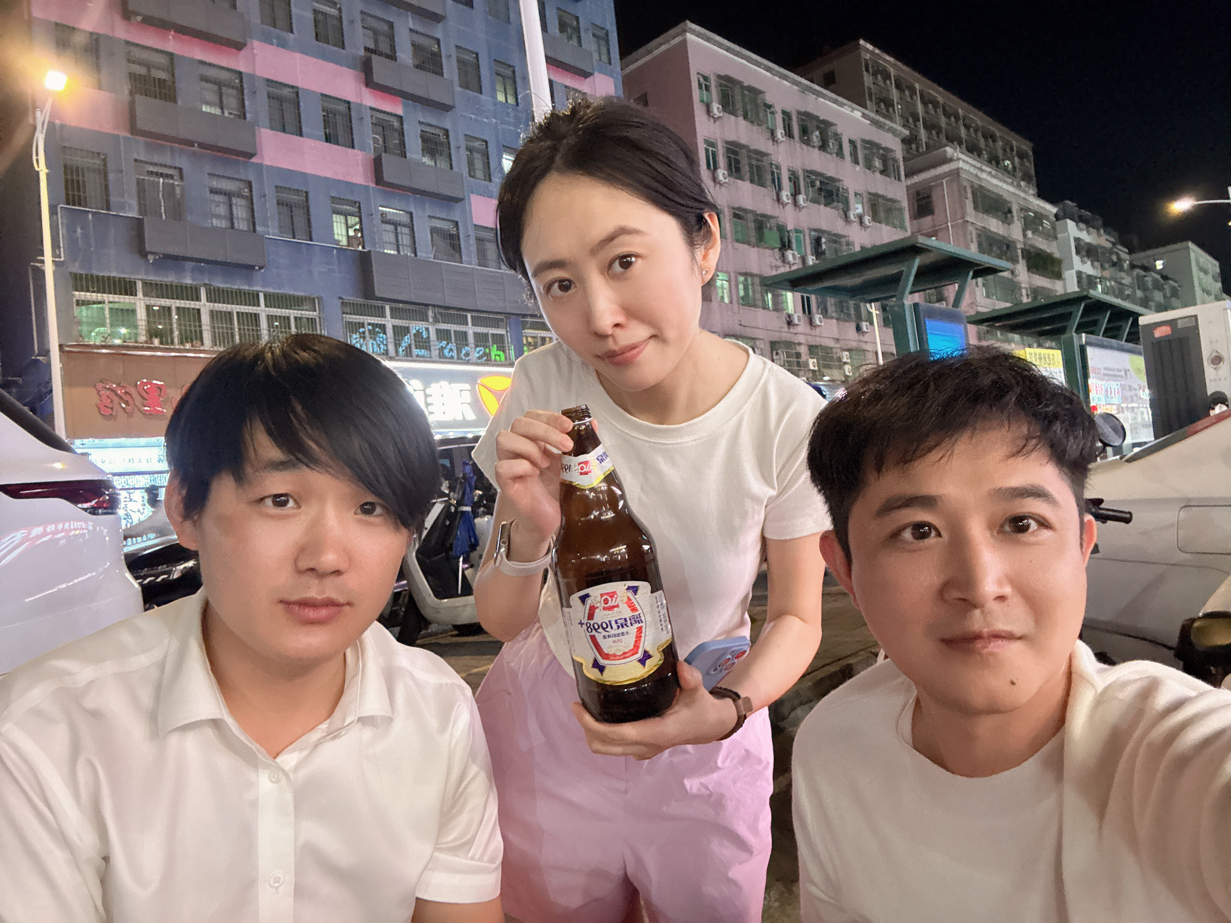 财务姐姐酒量大的原因找到了，她喜欢喝酒精度低的啤酒​​​