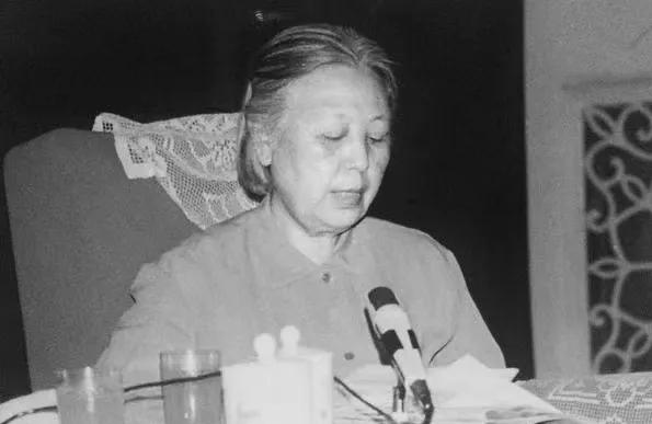 1949年，北平解放后，傅作义的夫人却始终下落不明，地下党员接连找了几个月都毫无
