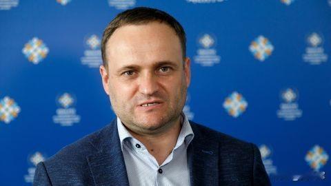 【基辅恢复供水，但仍有40%居民楼断电停暖】12月27日，俄罗斯对基辅及基