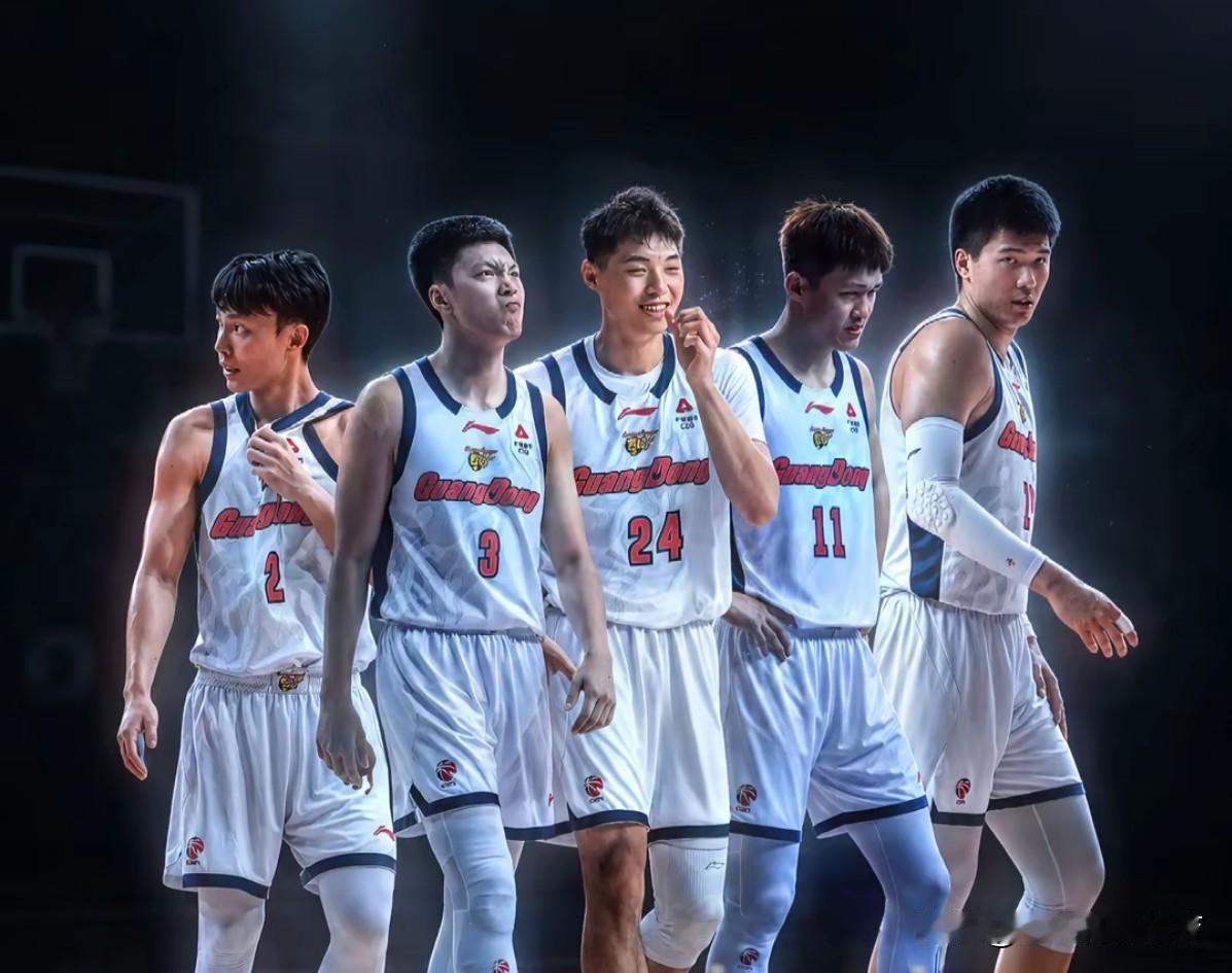 广东新的首发五虎来啦！这套阵容可以走多远？新赛季如果能够选择更优质的外援，依然是