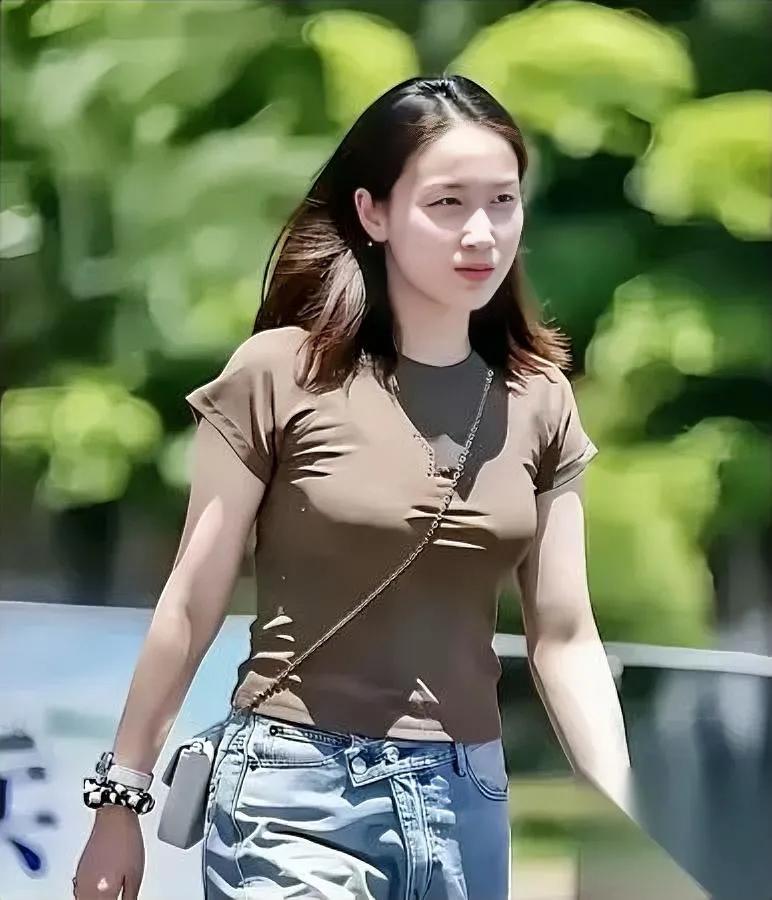 钱天一这波太爽了谁能想到退役比打球还顺？五月份刚办完退役手续，就拿到