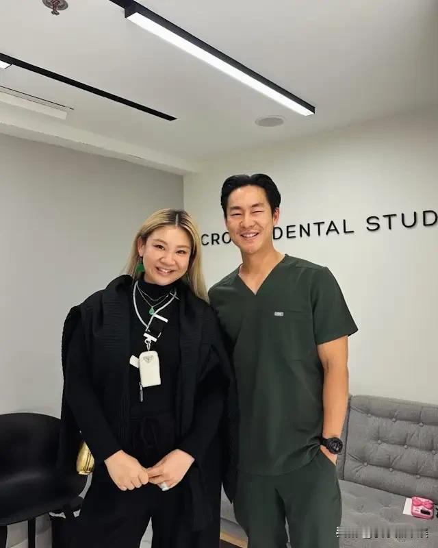 郑欣宜近日动向已经瘦了很多，人也漂亮了不少不过已经快要40岁的她，到现在还是
