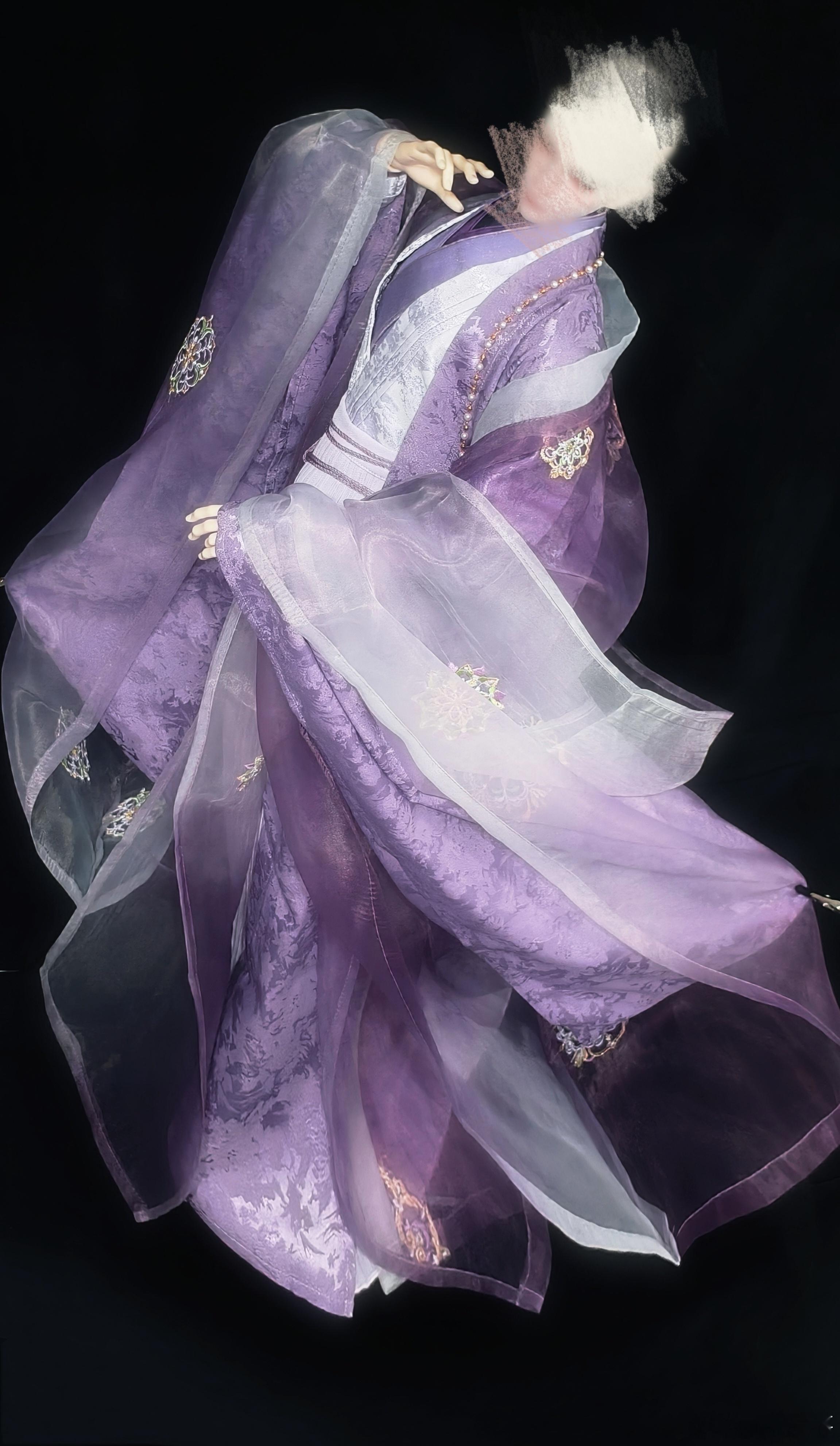 哈喽美女光头也能这么美丽吗。。。。。。。。我的假发什么时候到啊啊啊啊啊啊啊