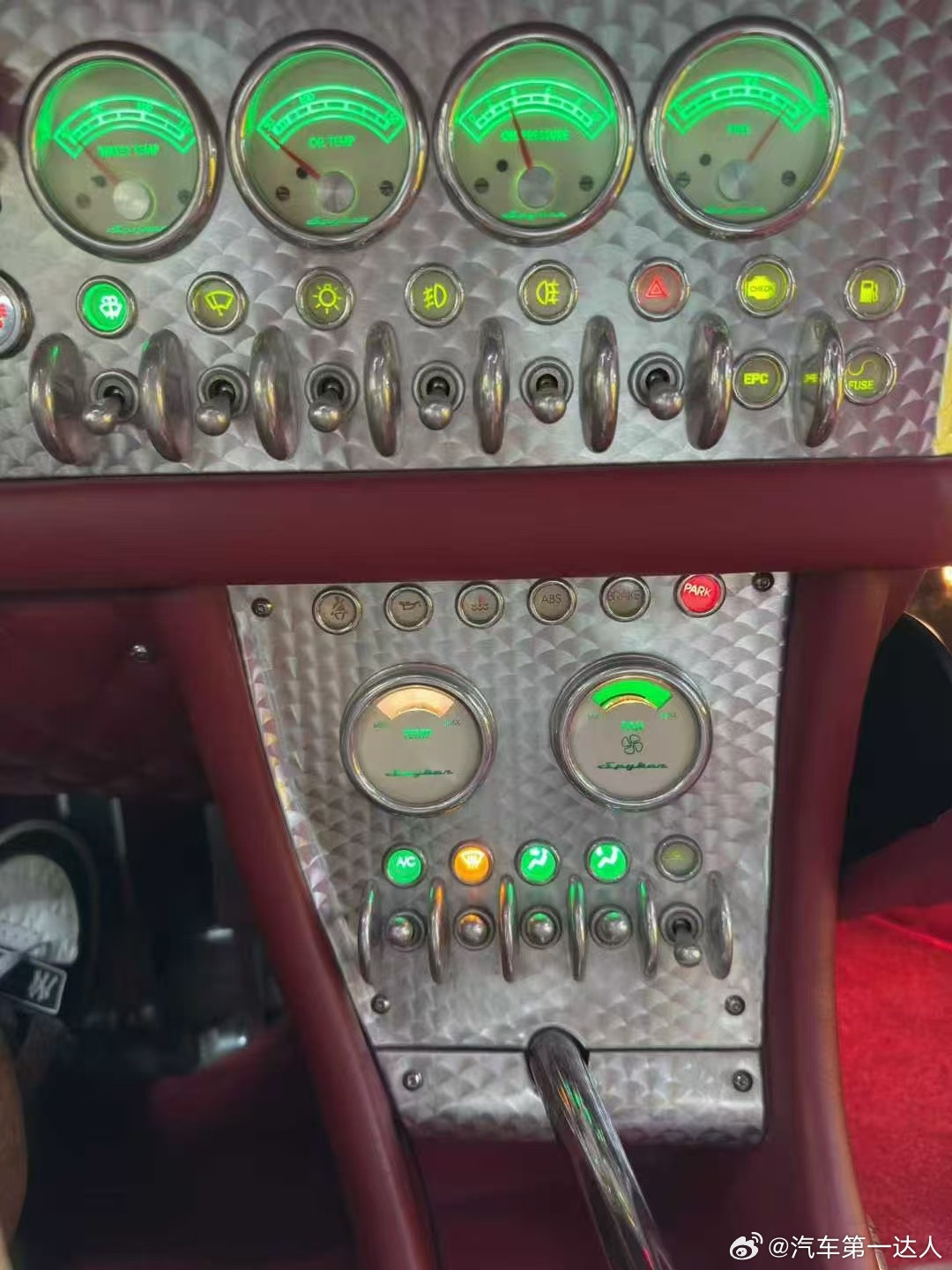 世爵C8，2014年上牌，3000多公里，纯手工打造，收藏孤品