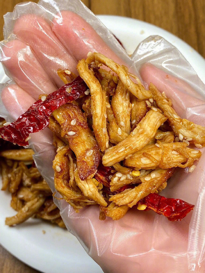 家常菜下饭追剧必备的麻辣鸡​​​