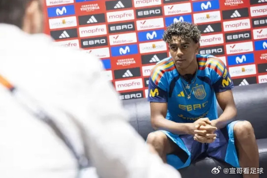 世界杯梅西表现令人难以置信亚马尔巴萨亚马尔：梅西本届世界杯的表现令人难以置信；