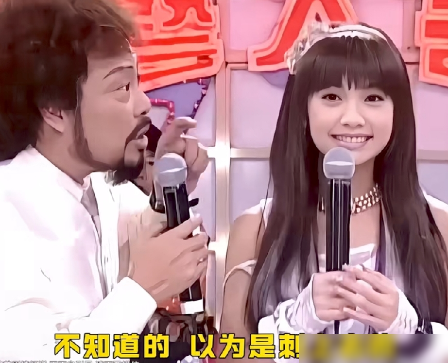 黑粉说杨丞琳脸上那颗五角星痣，是为了辨识度后点上去的。她直接怼脸拍了一张，原话是：谁没事想要那么大颗