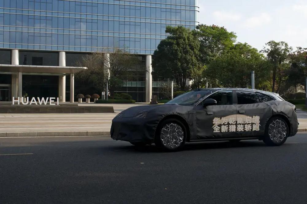 华为乾崑与启境汽车的首款猎装轿跑最近动静不小——全国多城同步路测启动，意味着研发
