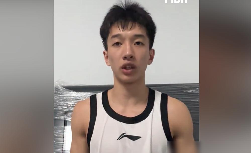 留着杨溢，不用他。广东队想用他换江苏的2号签。拍桌子谈半天，江苏那边一口回绝