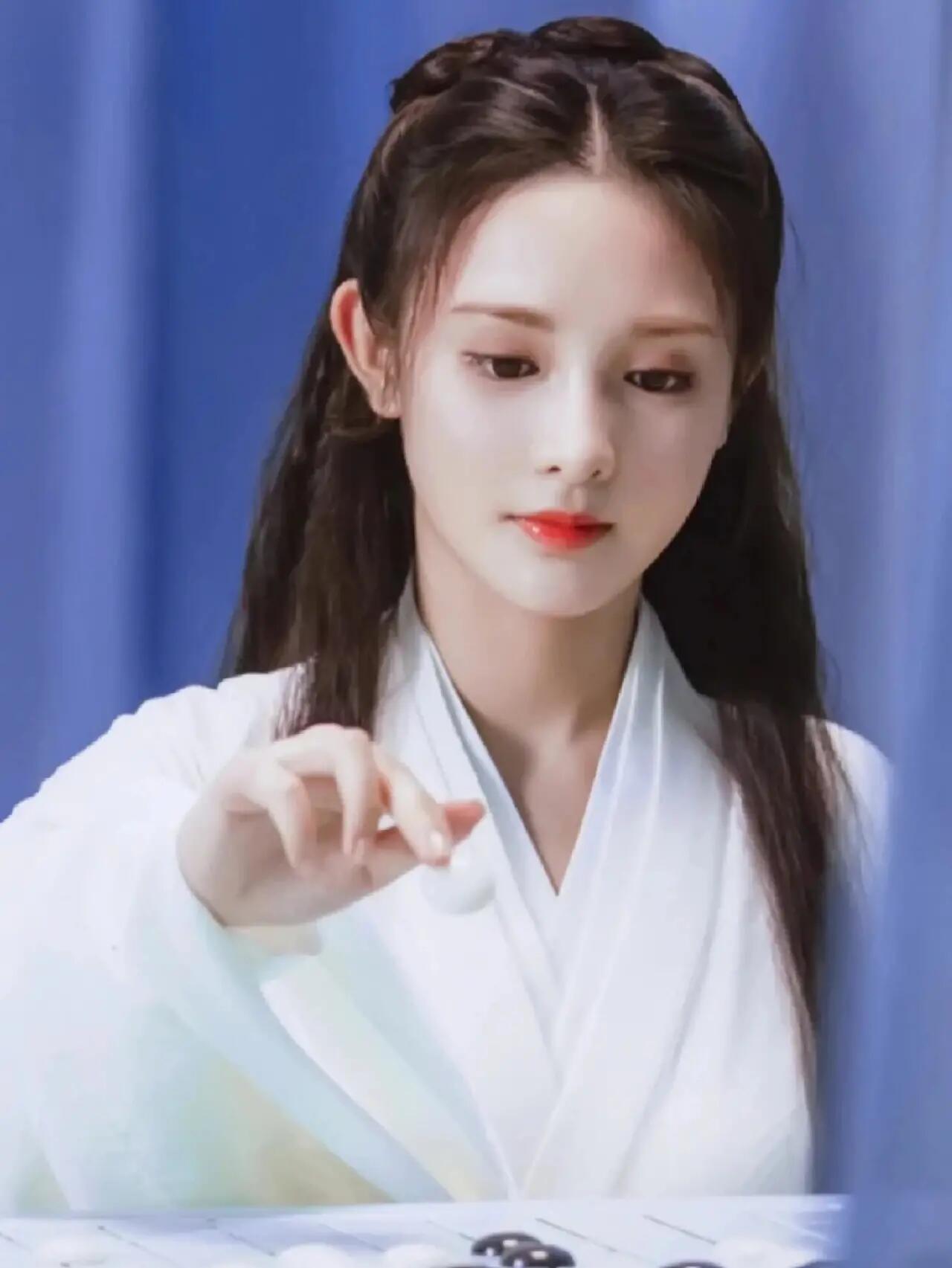 彭小苒到现在还戴着浪姐时的眼镜感觉她现在看着这么惊艳