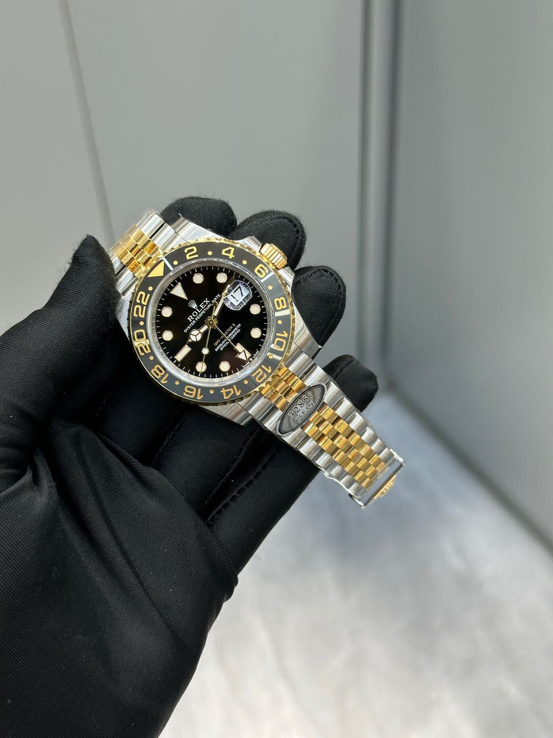劳力士格林尼治GMT：皮蛋圈间金腕表，低调的奢华之选说到劳力士的运动腕表，除了潜航者（水鬼）和迪通拿
