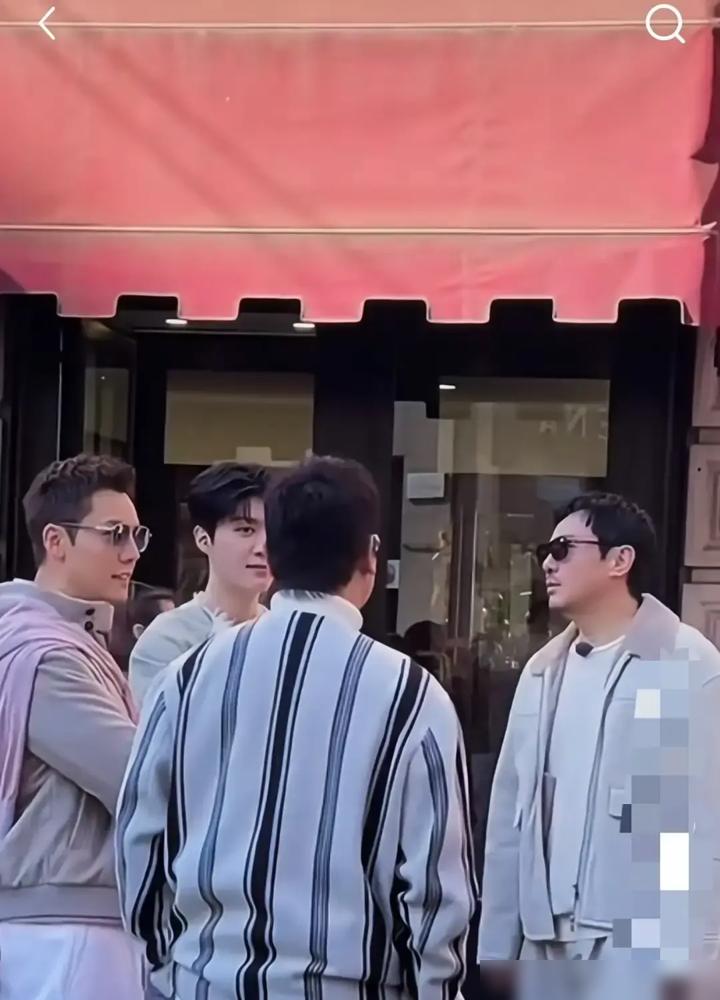 范丞丞在车里突然问陈伟霆当爹啥感觉，空气安静三秒，全车笑疯。陈伟霆愣完立刻回“你