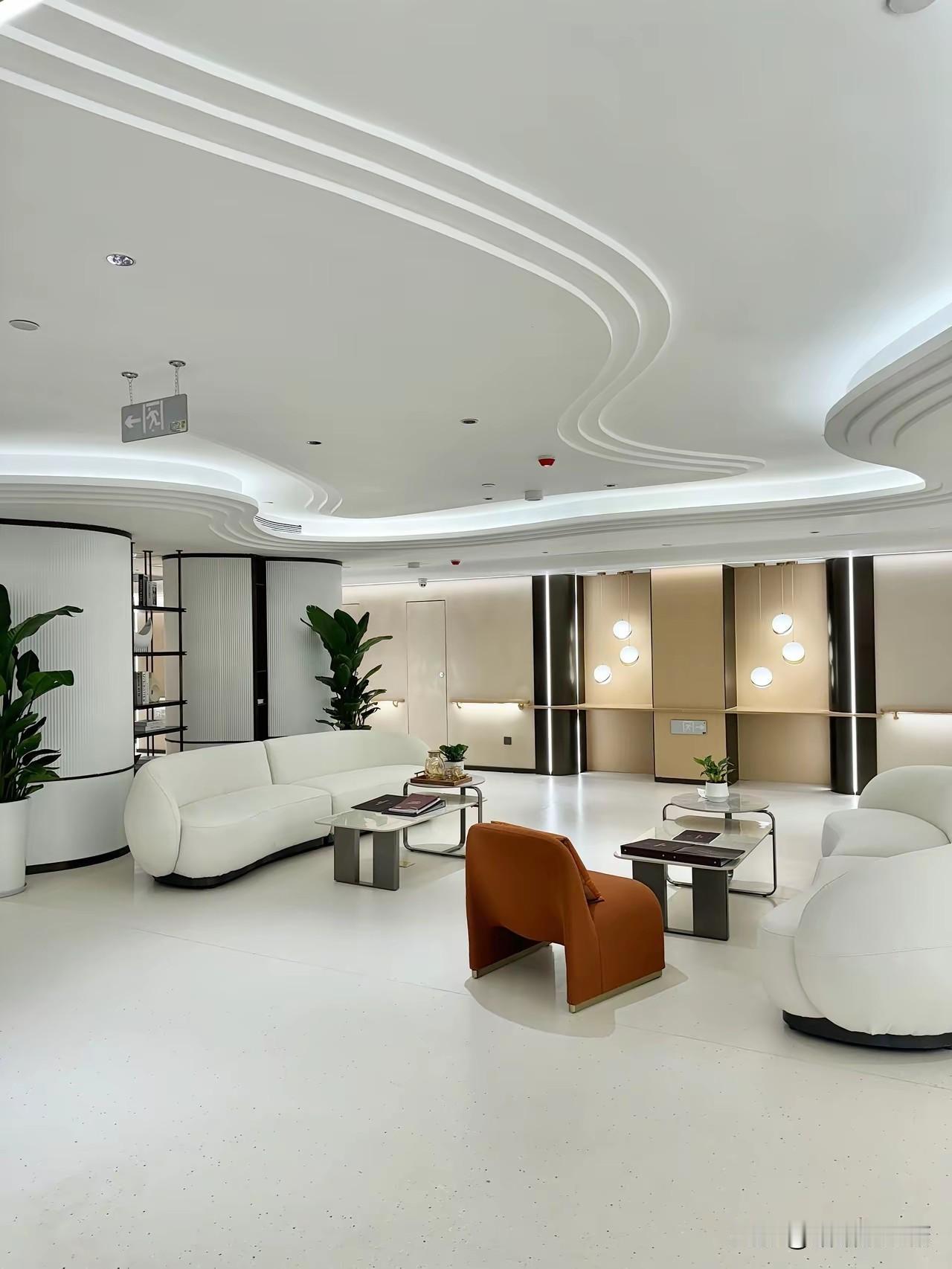 现在的人不知道怎么了，一生孩子就要去月子中心。前几天姑姑给我打电话了，说自己的