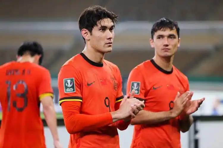 说白了，成都蓉城买拜合拉木这一手，现在看来根本就不是单纯补强自己球队的。明明中锋