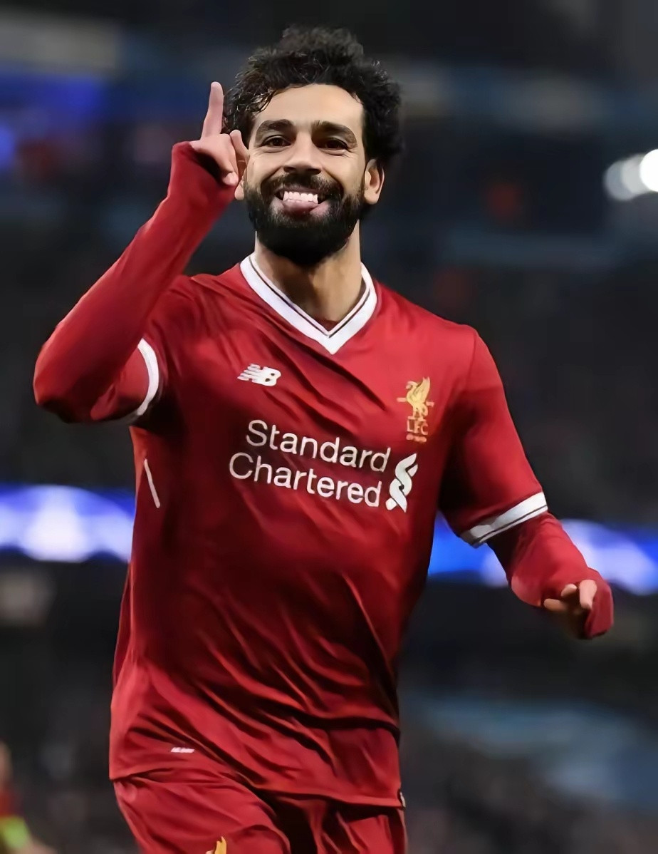 萨拉赫目前下滑严重是多方面的，去年合同年拼命拿个大合同，今年有了，去年有阿诺德右