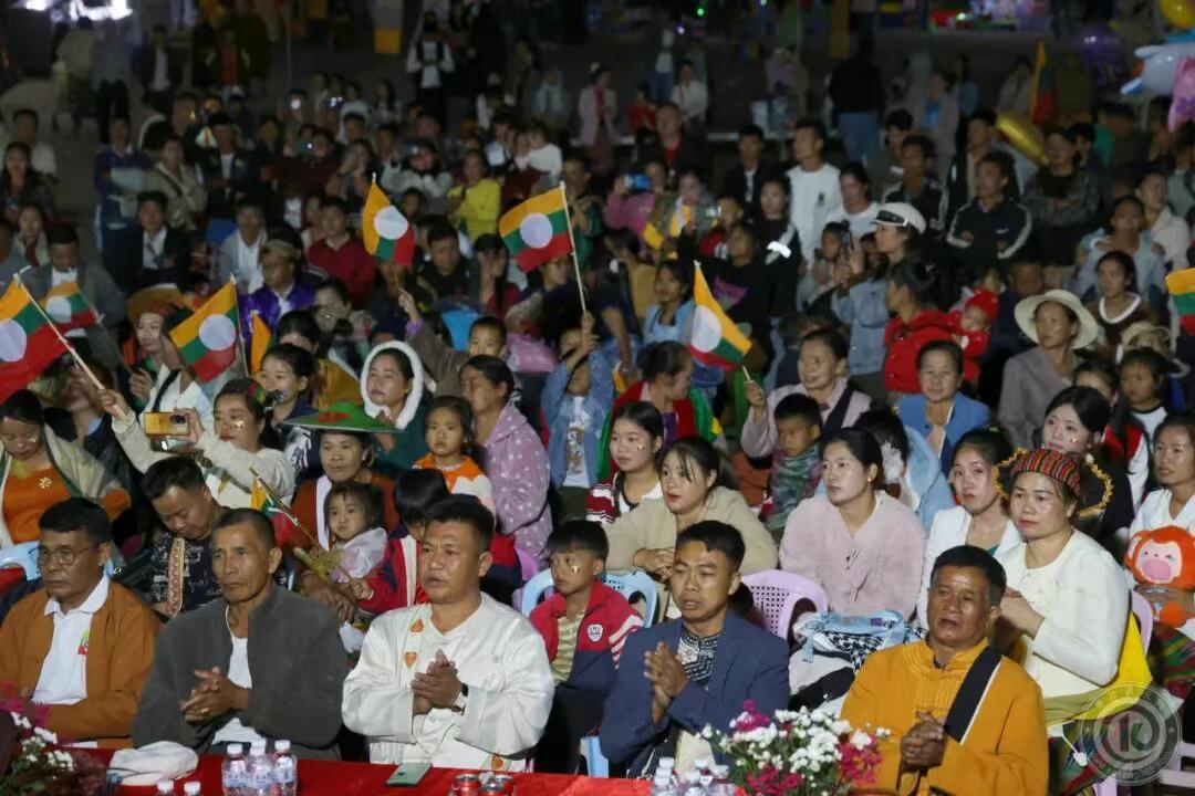 为何缅北地区的民众，将缅甸国旗的五角星给遮住了？要知道缅甸国旗，经历过多轮变化，