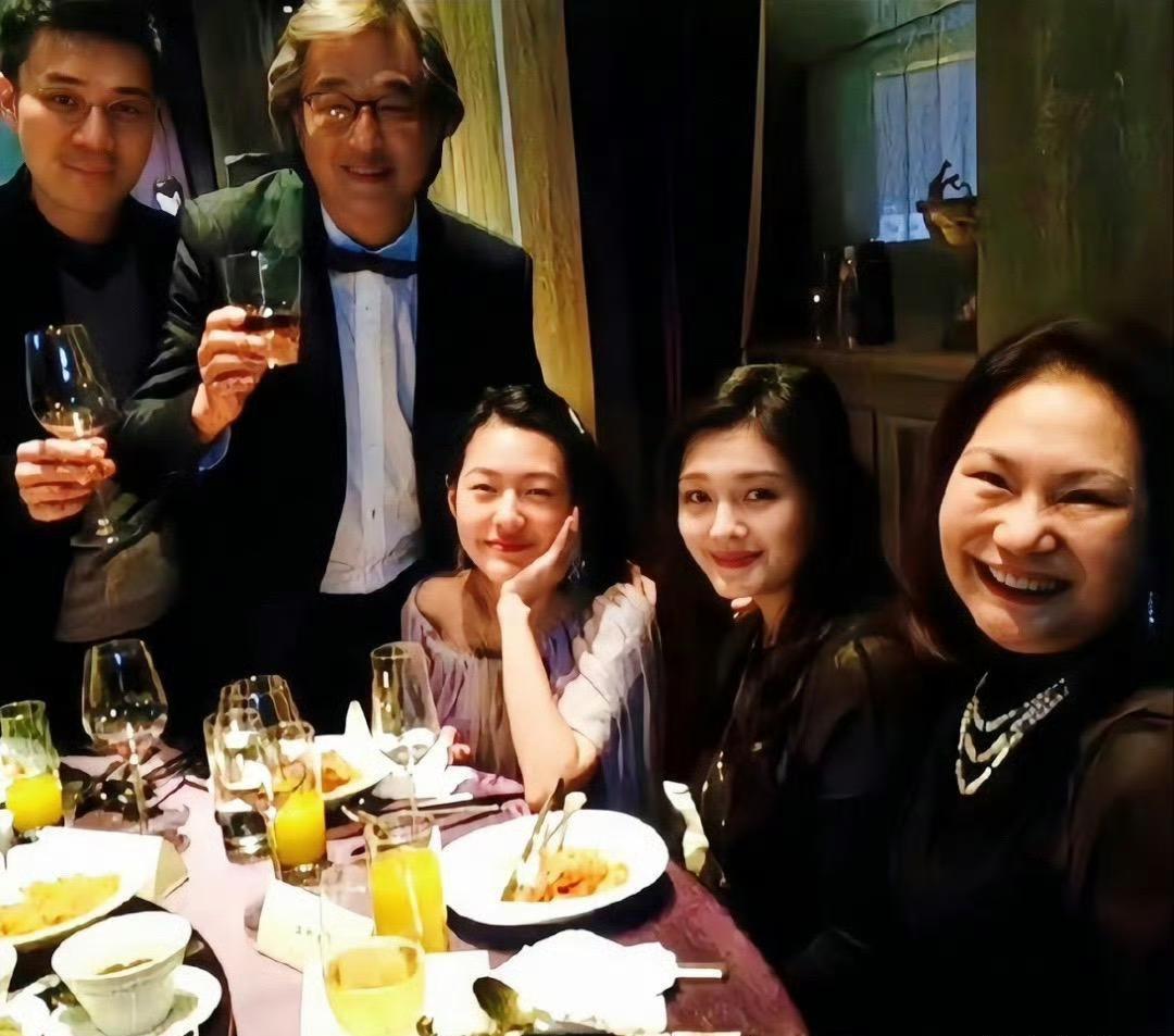 S妈要流落街头的言论被打脸，原来她们还有家族公司！台媒曝大S生前与妹妹小S合伙的