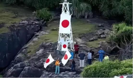中日闹得再凶，钓鱼岛上那座灯塔谁都不敢碰！它不是普通航标，是东海局势的战争引线
