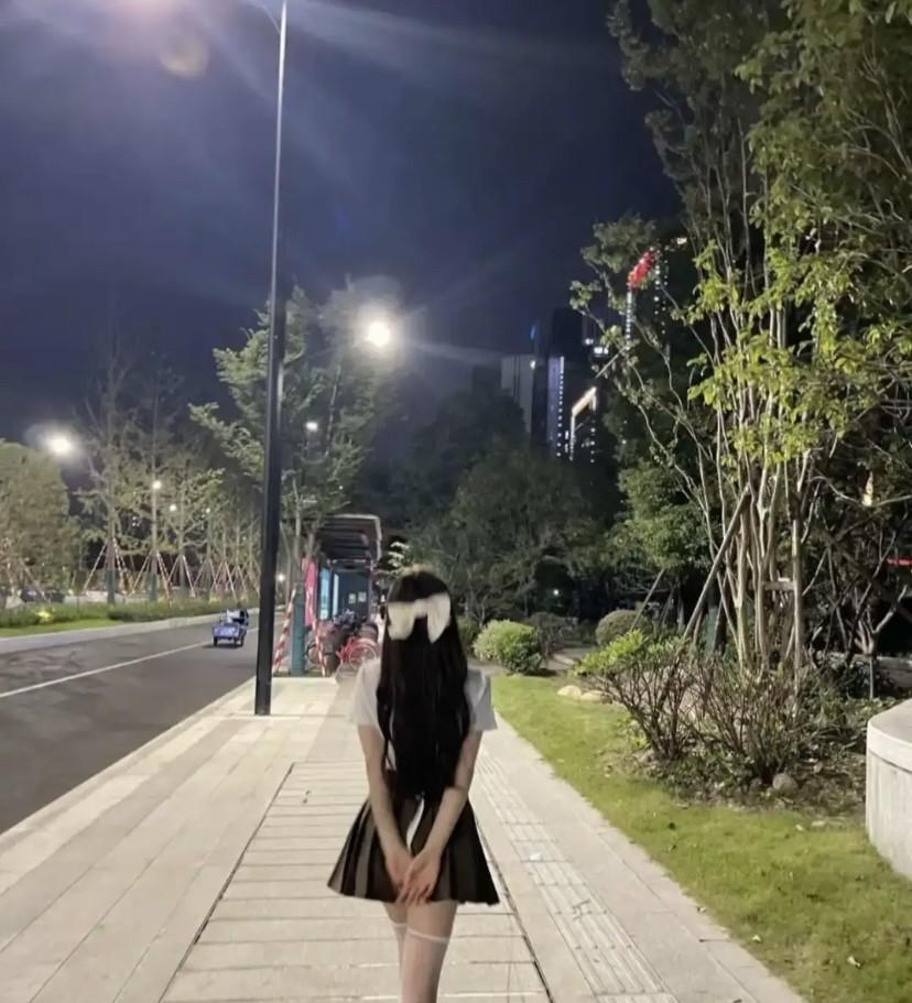 这两个人怎么选？我最近接触了两男的，都是往恋爱结婚方向交往的，但不知道该和哪一