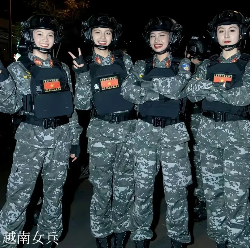 越南派去俄罗斯参加莫斯科红场阅兵的这支仪仗队，能力和水平确实很一般。站又站不直