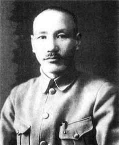 蒋介石晚年常常懊悔，多次感慨说，自己这辈子最大失策就是没把全部精锐部队及时从东北