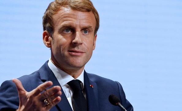 48岁，一国总统，亲手给自己的政治生命画上了句号。4月23日，法国总统马克